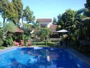 Five Cloves Pool Villa Lembang Exteriör bild